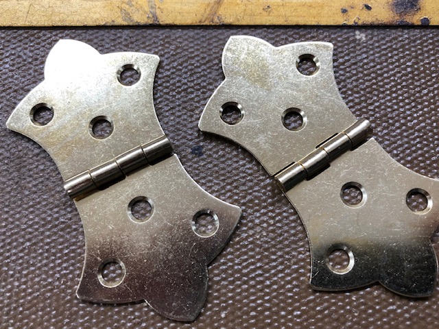 Brass hinges for small trunks