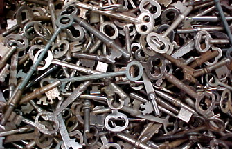 large quantity vintage keys