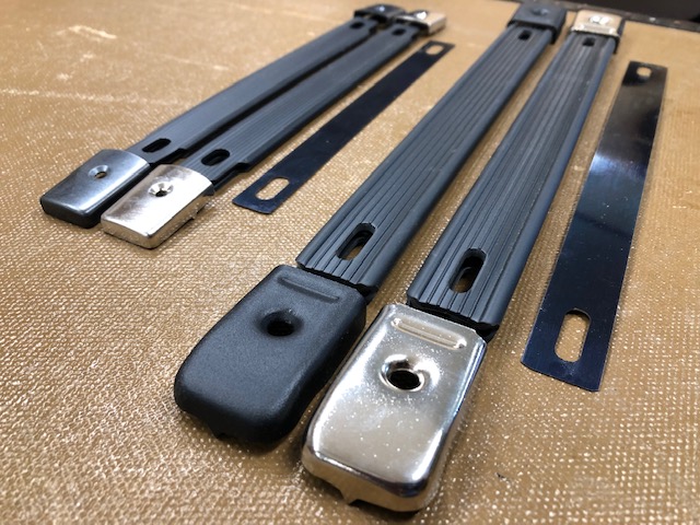 Black strap handles for cases