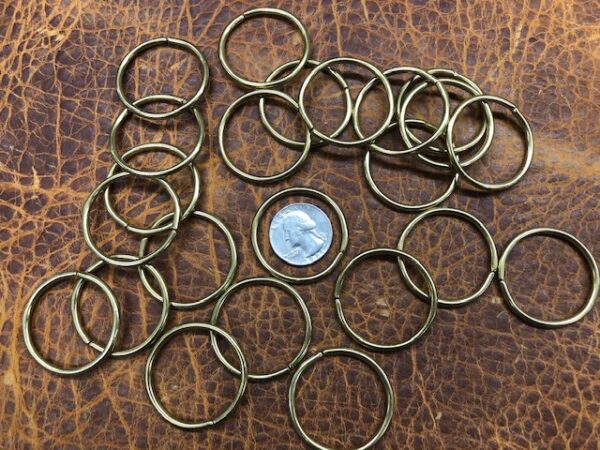 round rings in brass