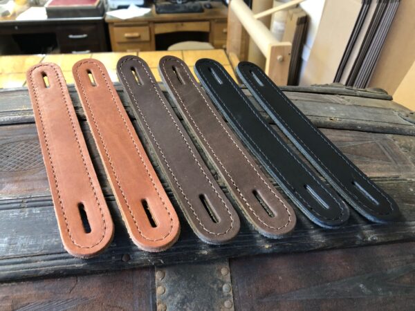 Common streamer trunk leather handles