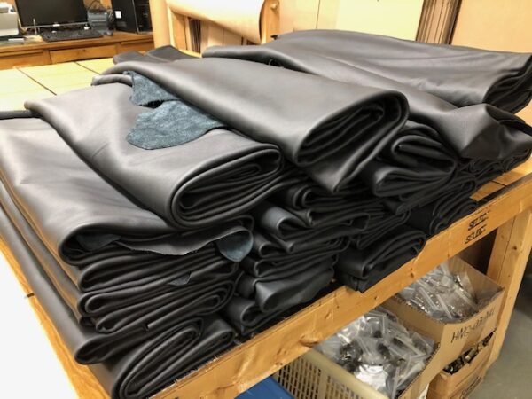 Black Calf Whole Hides Have a Nice Grain Pattern on the Surface, Soft, for Garments or Upholstery