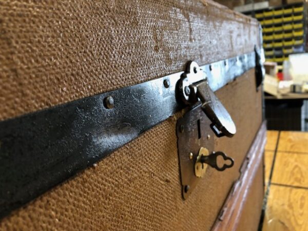 T1959 is a Good Old Packing Trunk from the 1890s - Nothing Fancy, Just a safe way to Move your stuff