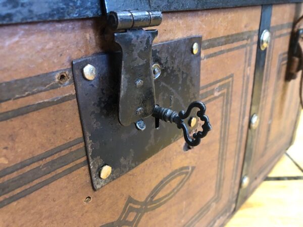 T1975 Small Brass Button Trunk from about 1870 with working lock and key