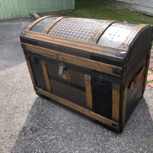T1980 a Nice Metal Clad Trunk from about 1890 in Good Condition with Working Lock and Key