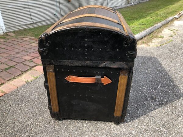 T1980 a Nice Metal Clad Trunk from about 1890 in Good Condition with Working Lock and Key